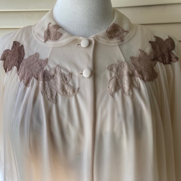 1960's Van Raalte Waltz Length Peignoir Set - Picture 5 of 15